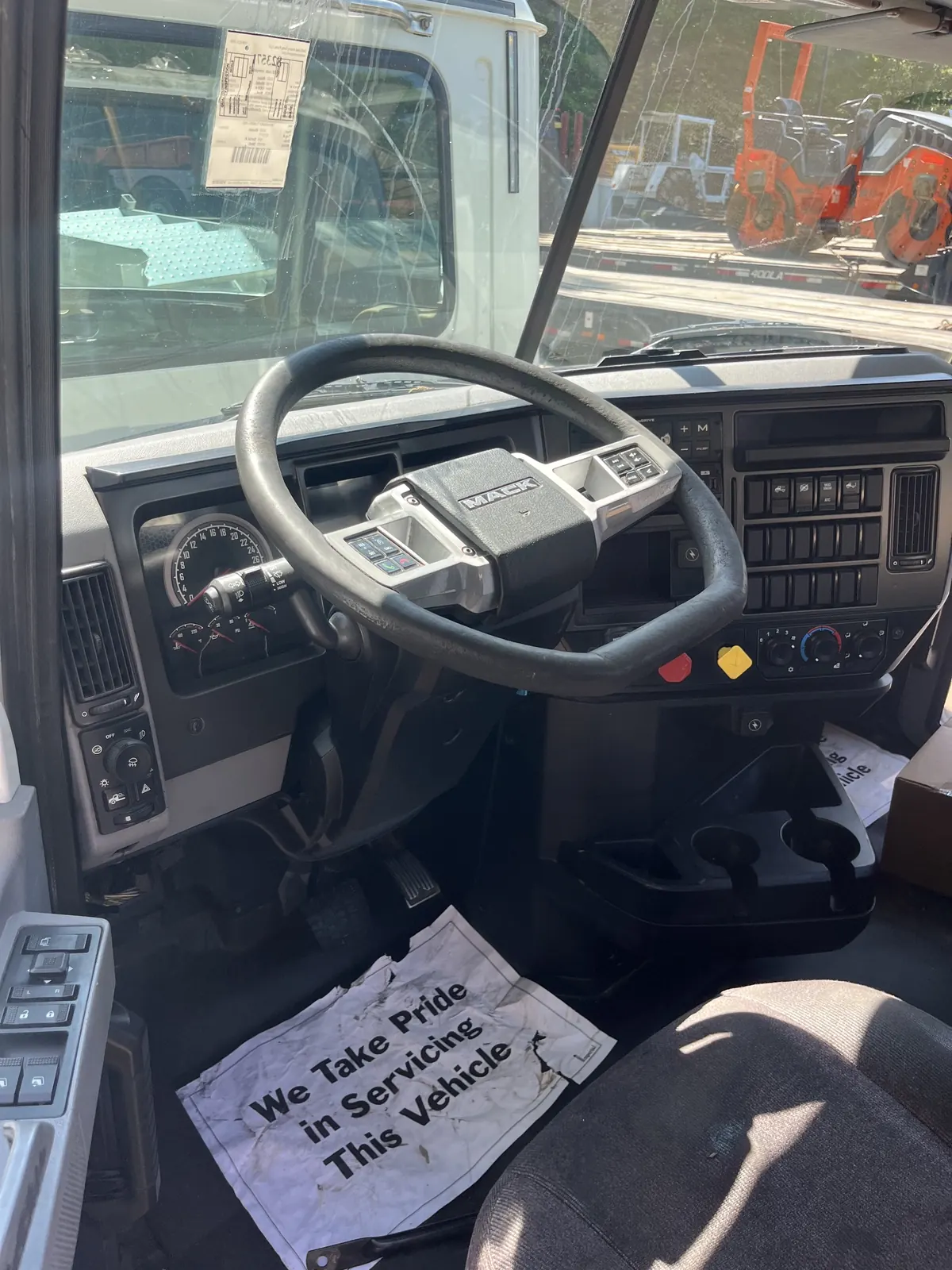 2020 Mack Anthem Complete Cab - Image 7