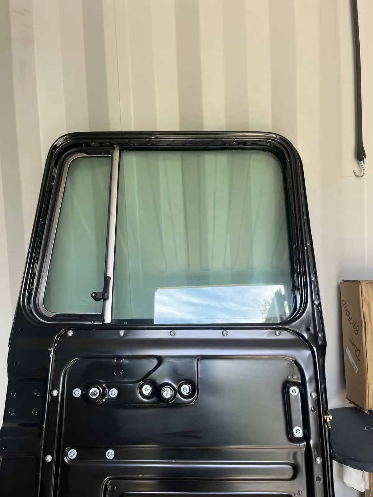 Mack R Series Right Side Door — Complete - Image 7